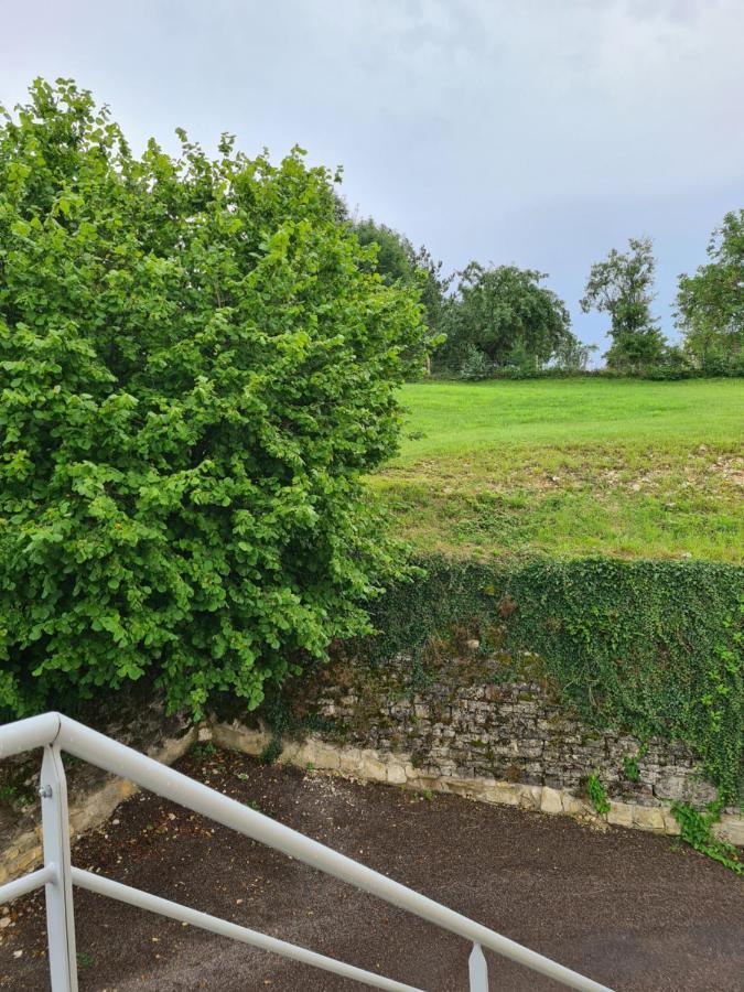 Gite De La Gourgeonne Nervezain Eksteriør billede